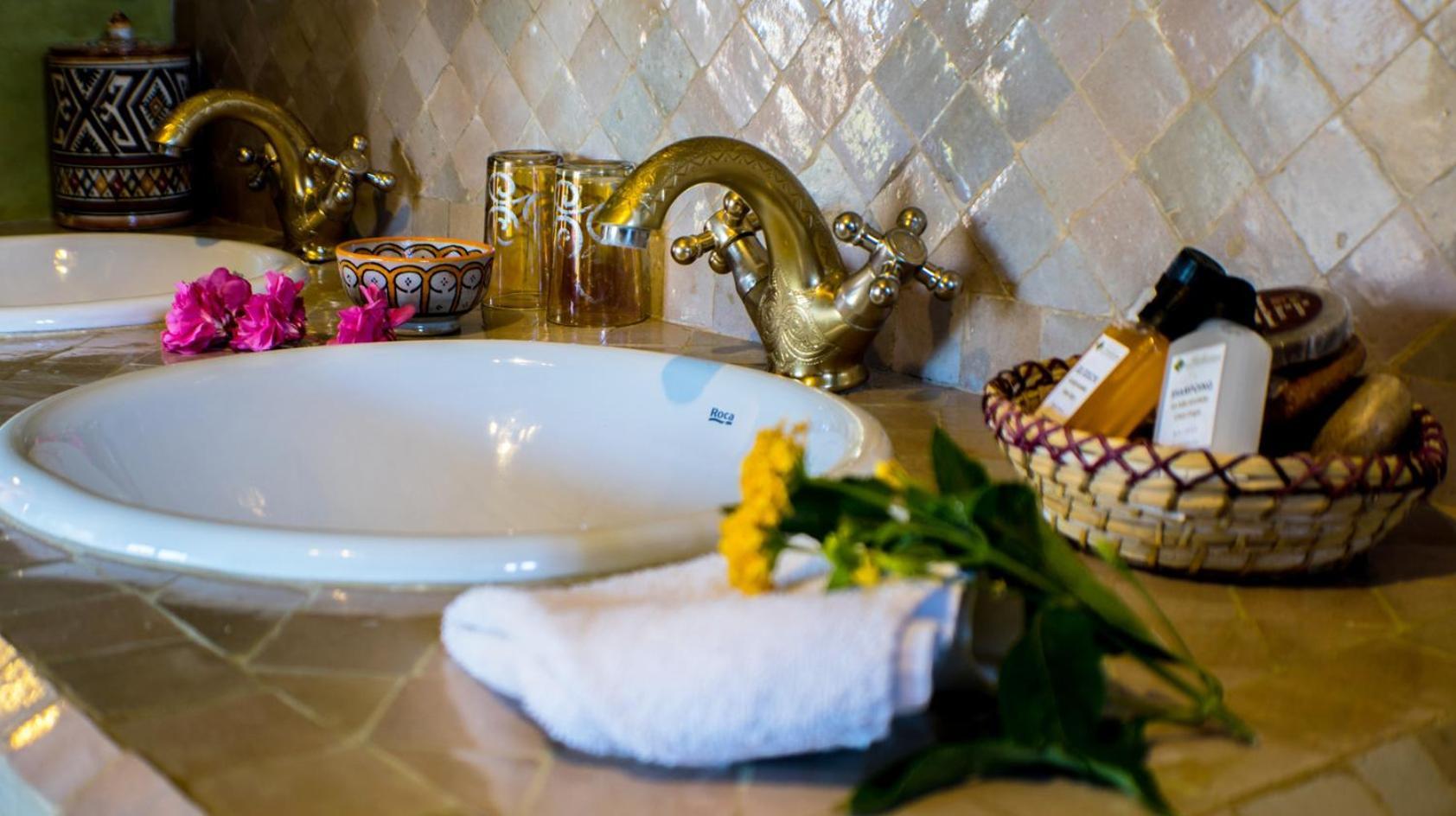 Bed and Breakfast Les Jardins De Скура Номер фото